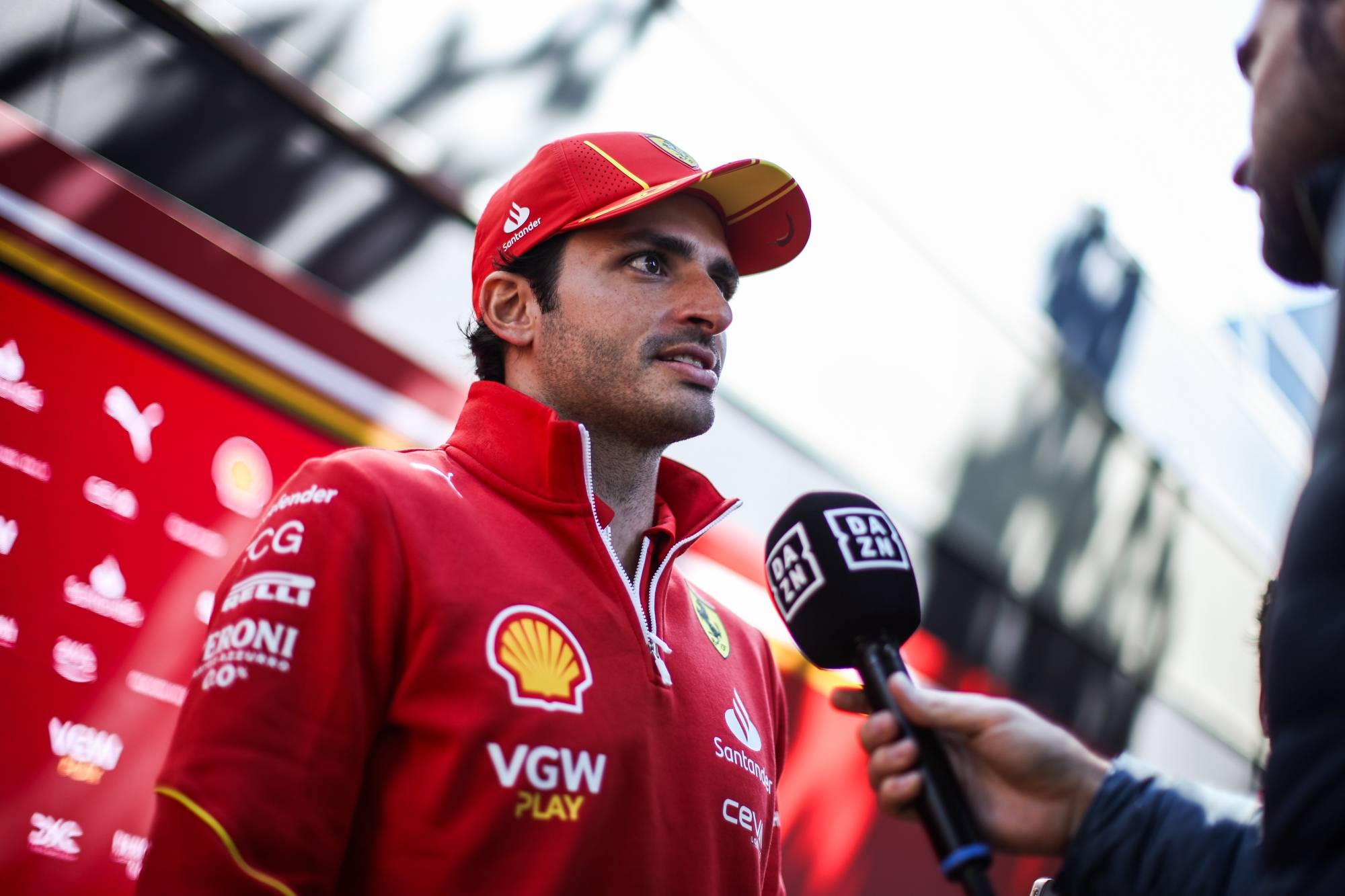 红牛二队力克法拉利，汉密尔顿带队取胜