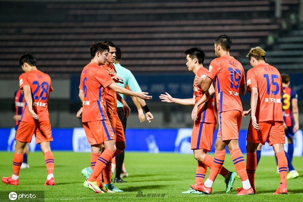 印度队轻取法国队，安赛龙扛起全队