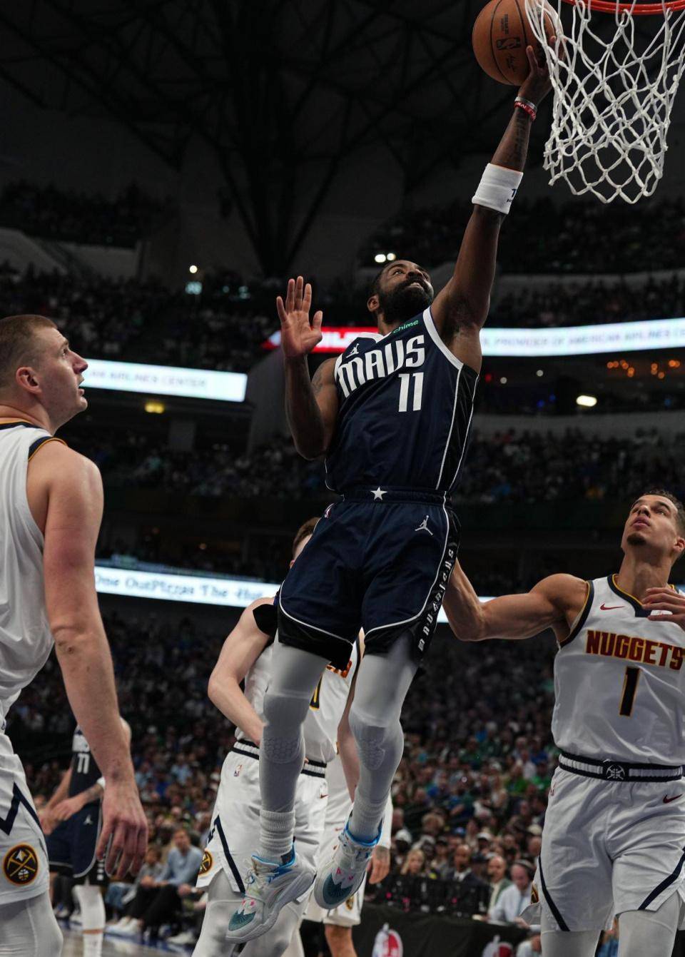 猛龙绝杀鹈鹕，欧文带队取胜