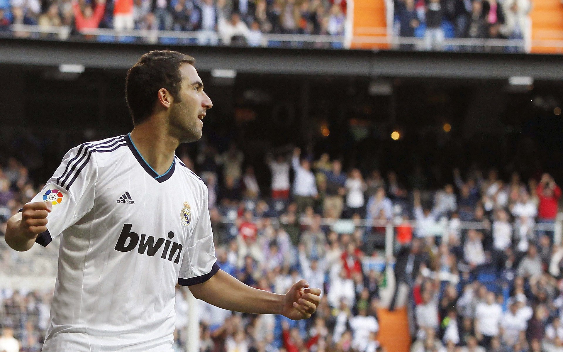 贝恩统治攻防两端，当NBA的钢铁洪流碾过上海滩的篮球梦